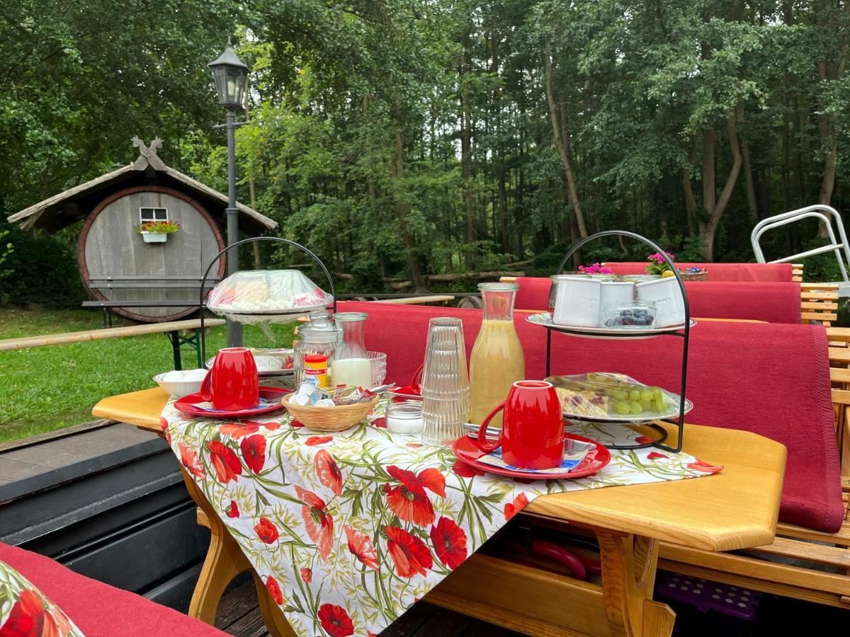 Kahnstuebchen Mit Neuem Innenhof Garten Lübben Eksteriør bilde